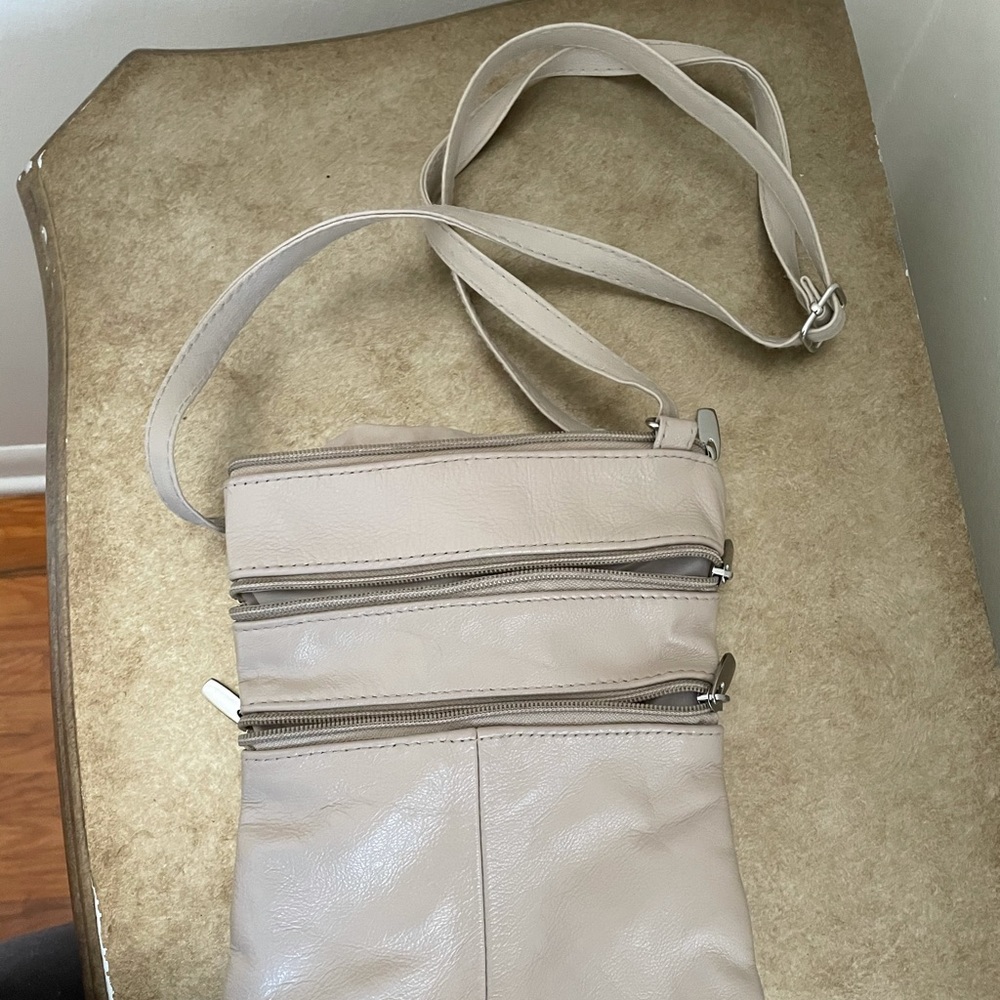 Multipocket Crossbag 3/$25 - Picture 2 of 3